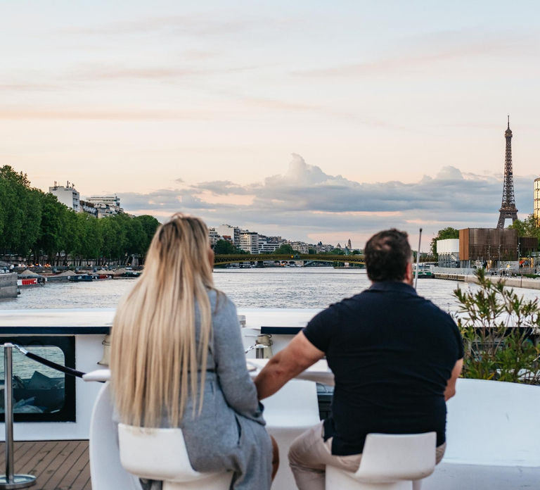 Paris: Gourmet Dinner Cruise on Seine River with Live Music - HolidaySG