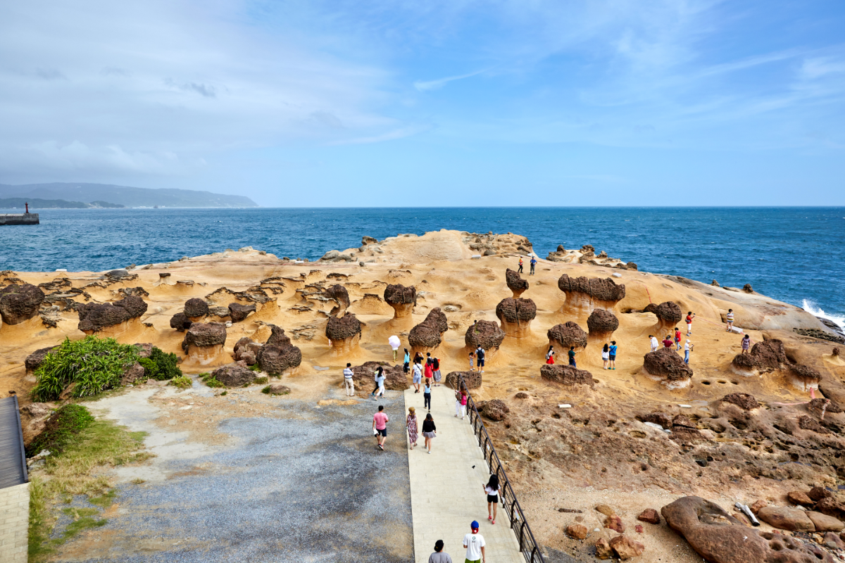 Shifen Old Street + Jiufen + Yehliu Geopark Day Tour