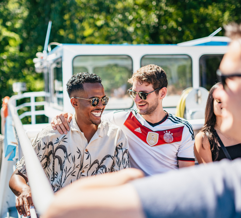 Berlin: 1-Hour City Tour by Boat with Guaranteed Seating - HolidaySG