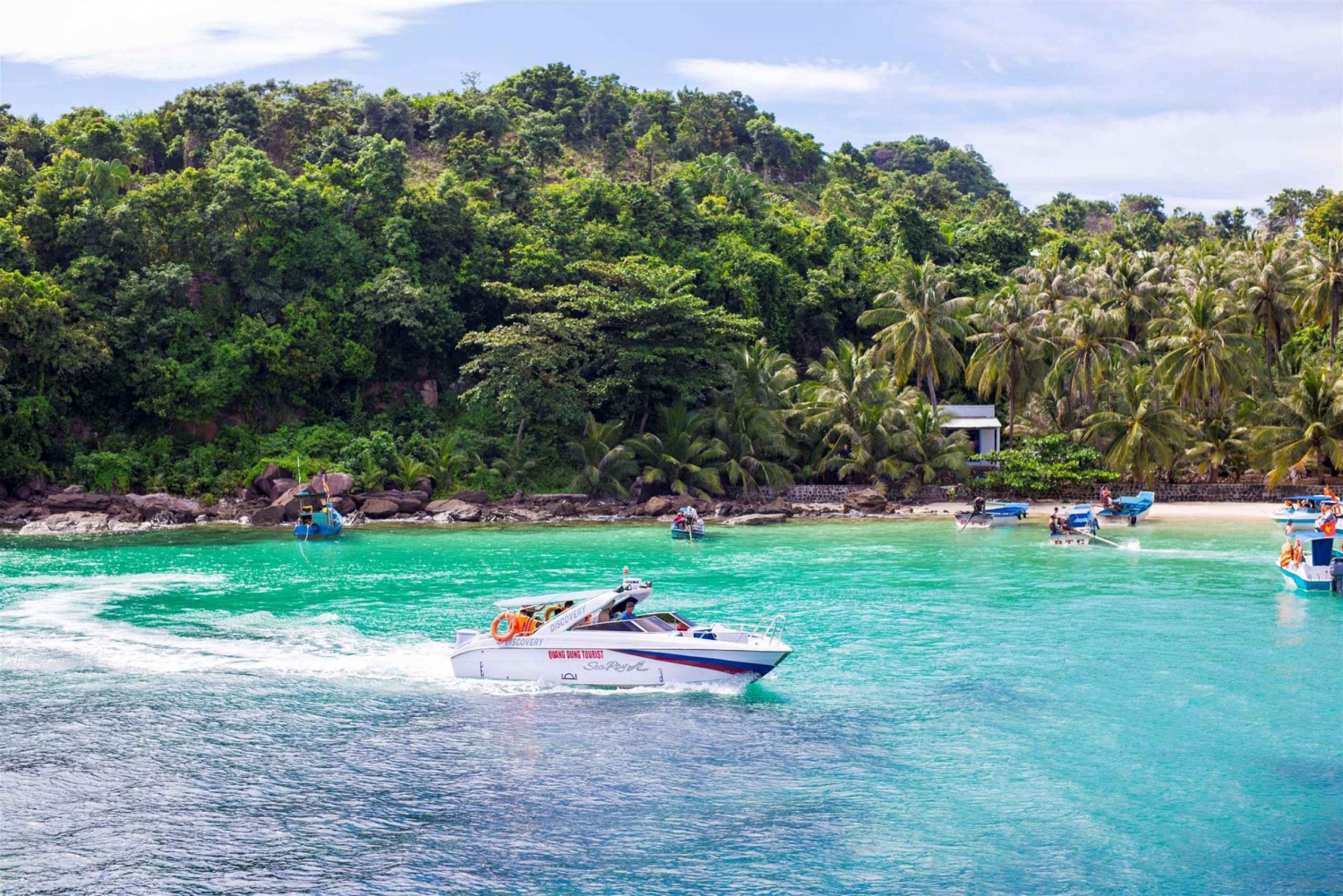Explore Phu Quoc 3 Islands by Speed Boat - HolidaySG