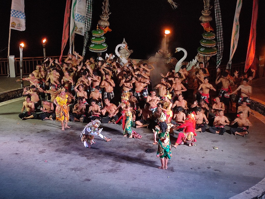 Melasti Beach Kecak Dance Show - HolidaySG