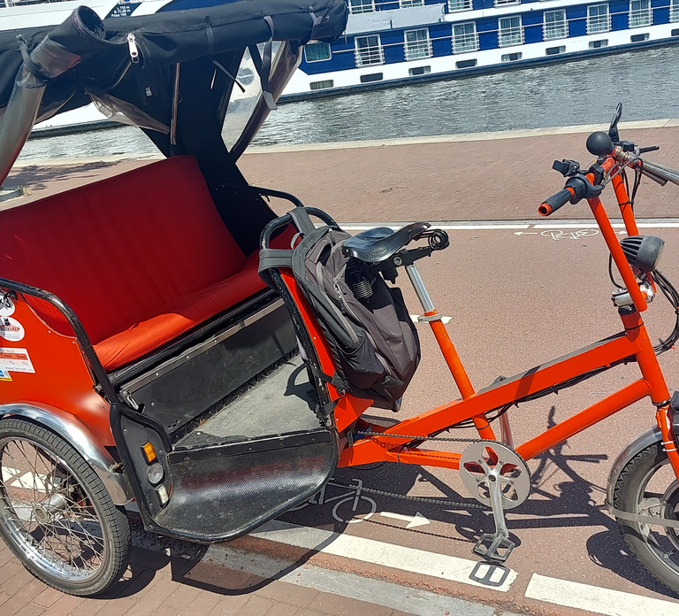Amsterdam: Private City Highlights Tour by Rickshaw