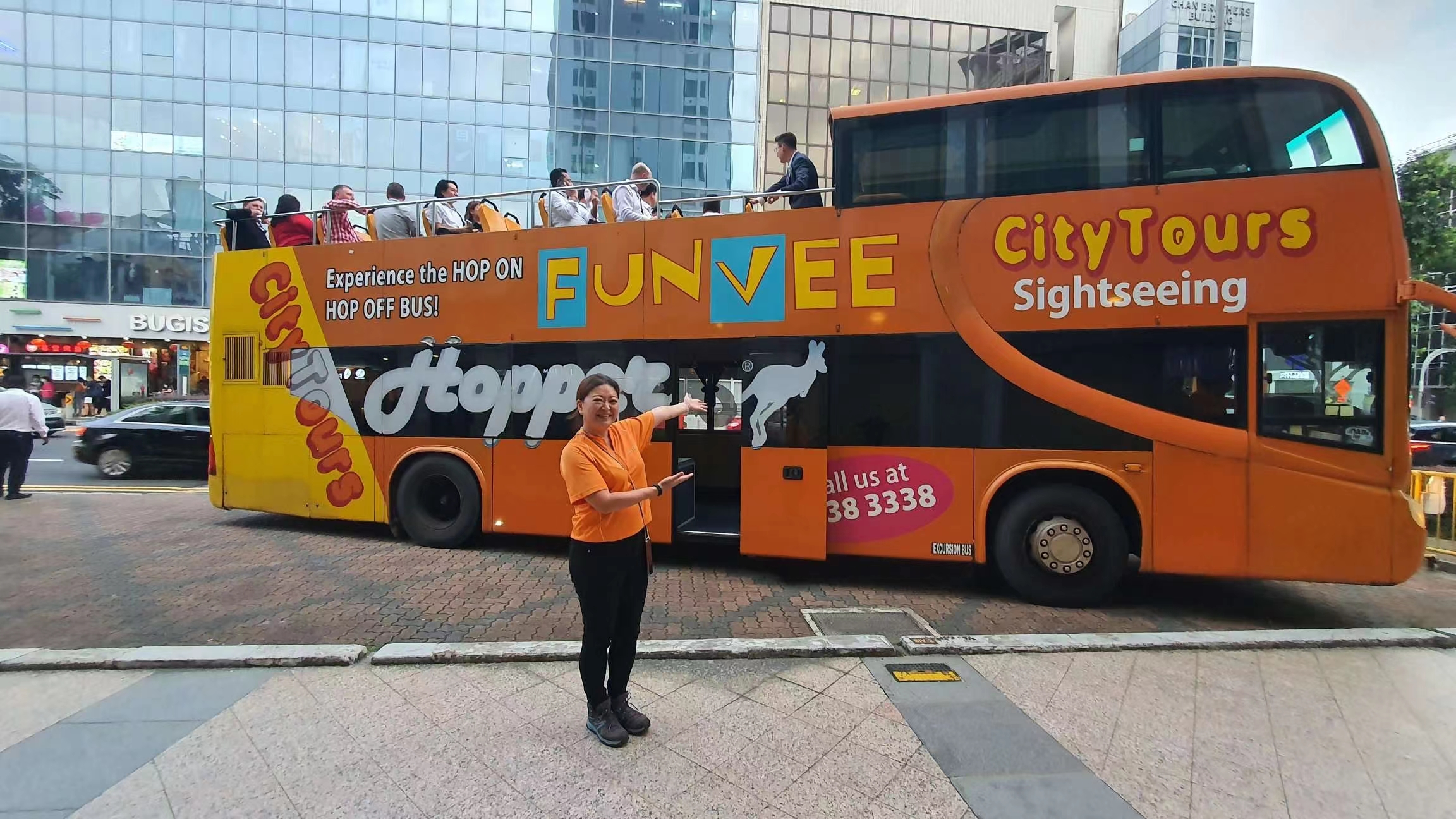 FunVee Open-top Bus Tour with Breakfast (Toast Box) - HolidaySG