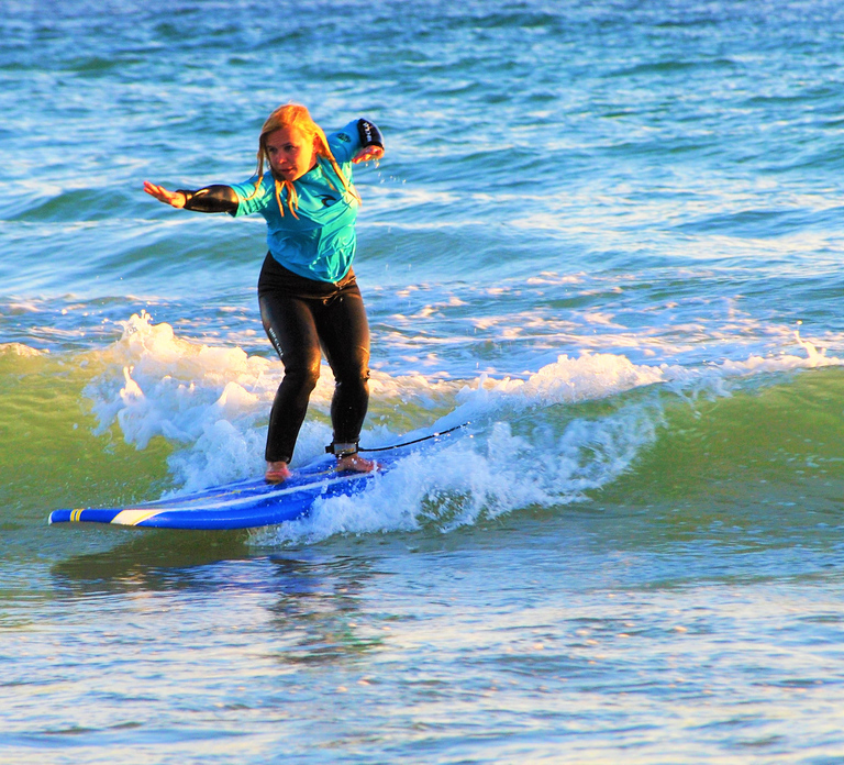 Albufeira: Surfing Lesson at Galé Beach