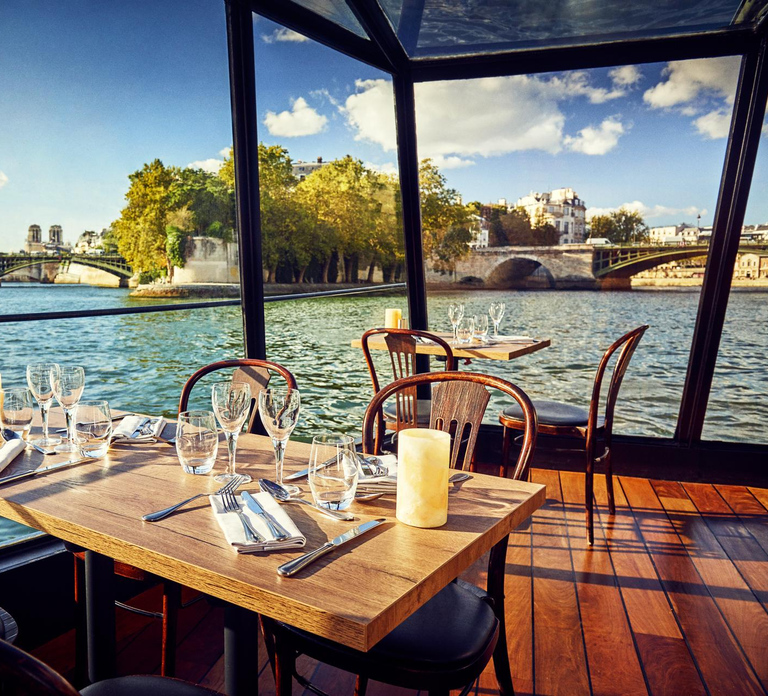 Paris: 3-Course Lunch Cruise on the River Seine