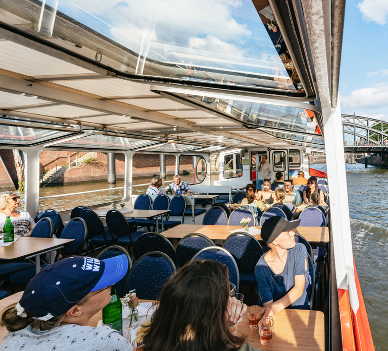 Hamburg: Harbor Cruise with Wine and Cheese