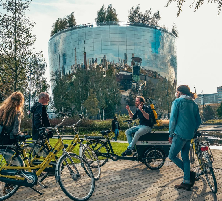 Discover Rotterdam: Classic Highlights Bike Tour by a Local