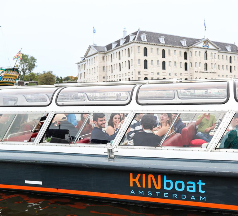 Amsterdam: Traditional Canal Cruise with Bar on Board