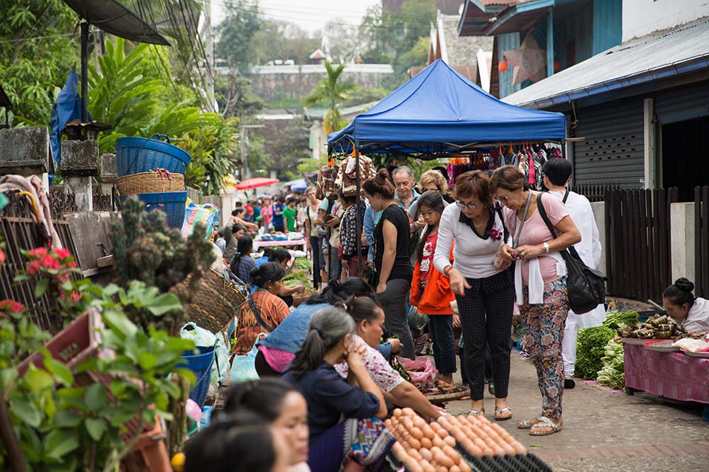 Luang Prabang Morning Foodie Walking & Monk blessing