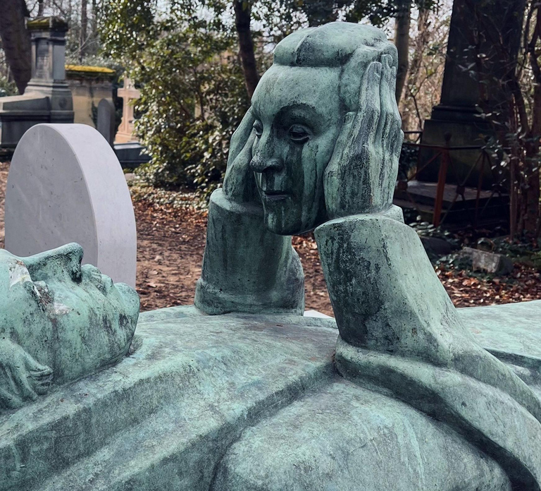 Who Killed Victor ? Escape Game at Père Lachaise Cemetery