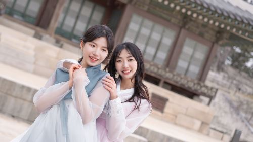 Gyeongbokgung Palace Travel Photography in Seoul, South Korea[Professional snapshot experience to make memories at Gyeongbokgung Palace in Seoul]
