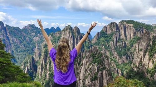 1 Day Guided Adventure of Mt. Huangshan/ the Yellow Mountain