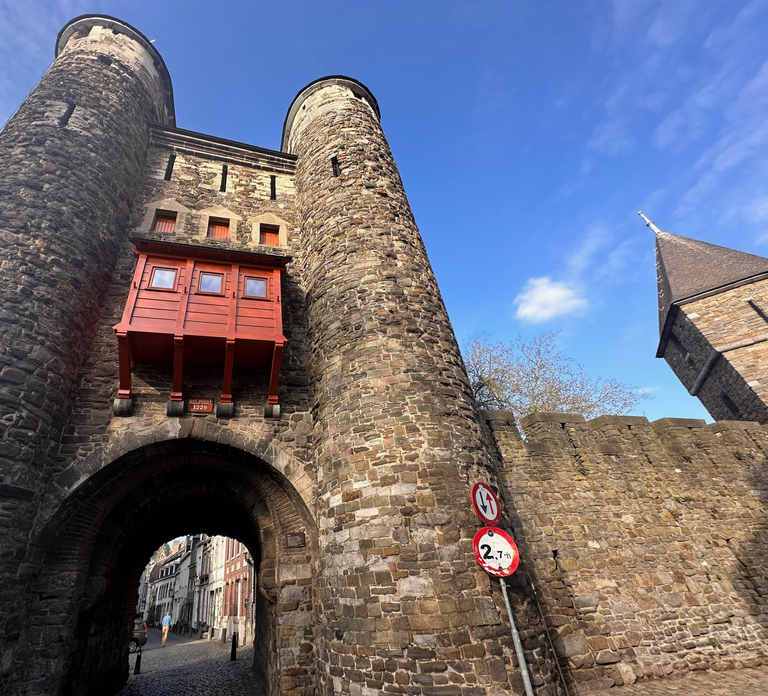 Maastricht: 2-Hour Walking Tour with Local Historian