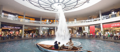 Sampan Rides at Marina Bay Sands - HolidaySG
