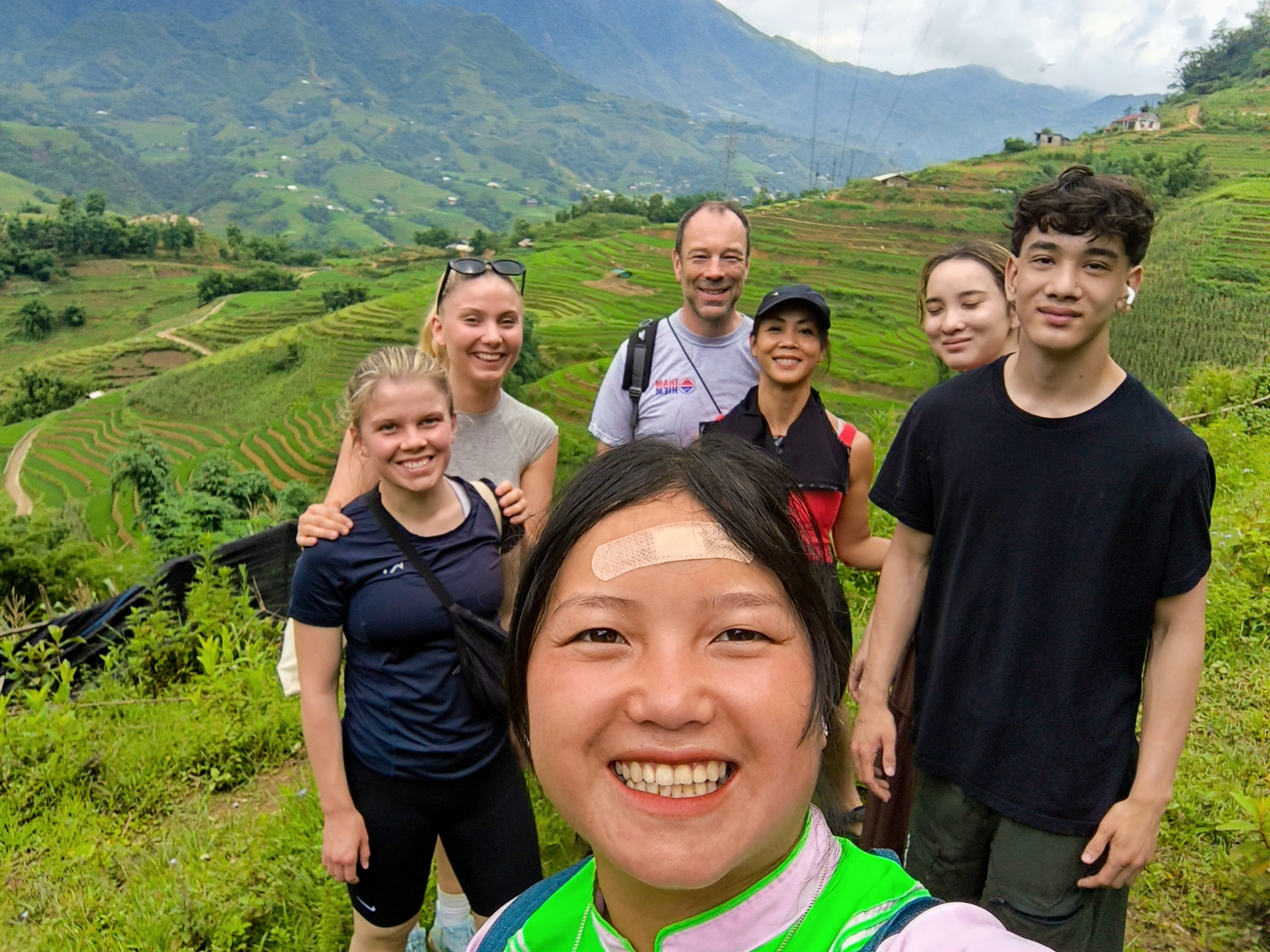 Sapa 2-Days Private Tour With Limousine Transfer From Ha Noi - HolidaySG