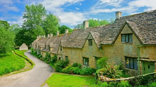 Cotswolds one-day tour in the UK [Bourton on the Water + Blenheim Palace + Chinese and English Tours Optional]
