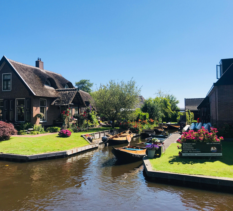 Amsterdam: Zaanse Schans and Giethoorn Day Trip with Cruise