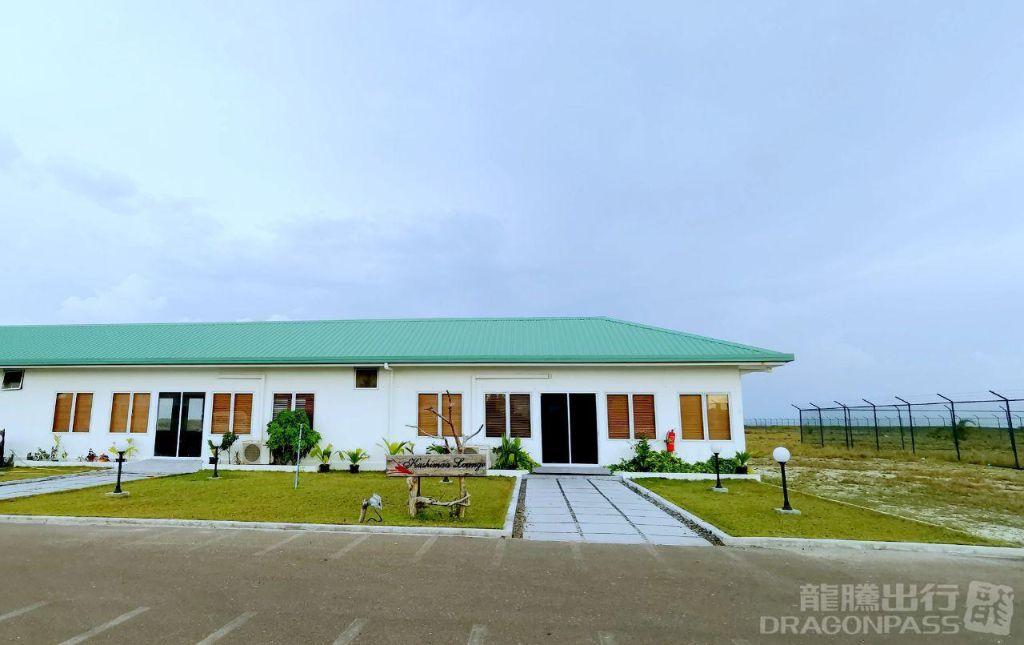 Kashimaa Lounge Dharavandhoo Island Airport - HolidaySG