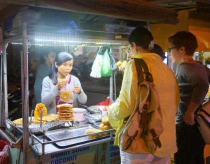 Luang Prabang: Evening Street Eats and Night Market Private Tour - HolidaySG