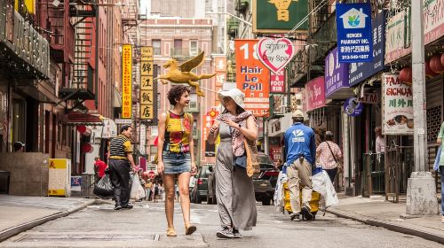 NYC: Custom Highlights & Hidden Gems Tour with a Local