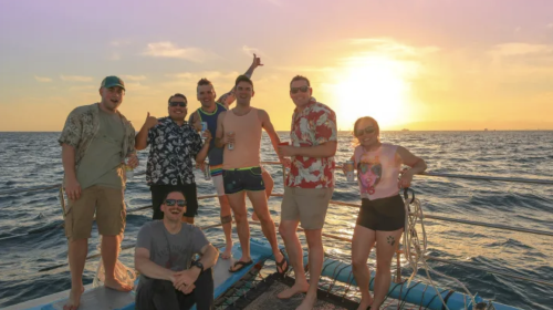 2 HOURS WAIKIKI OAHU SUNSET CRUISE with Music Day Tours