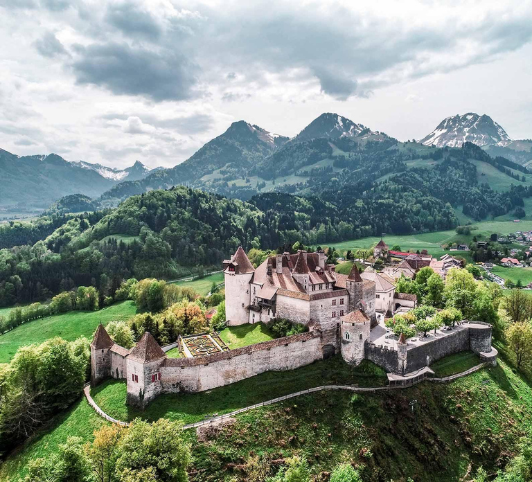 Montreux: Gruyères Day Trip with GoldenPass Train