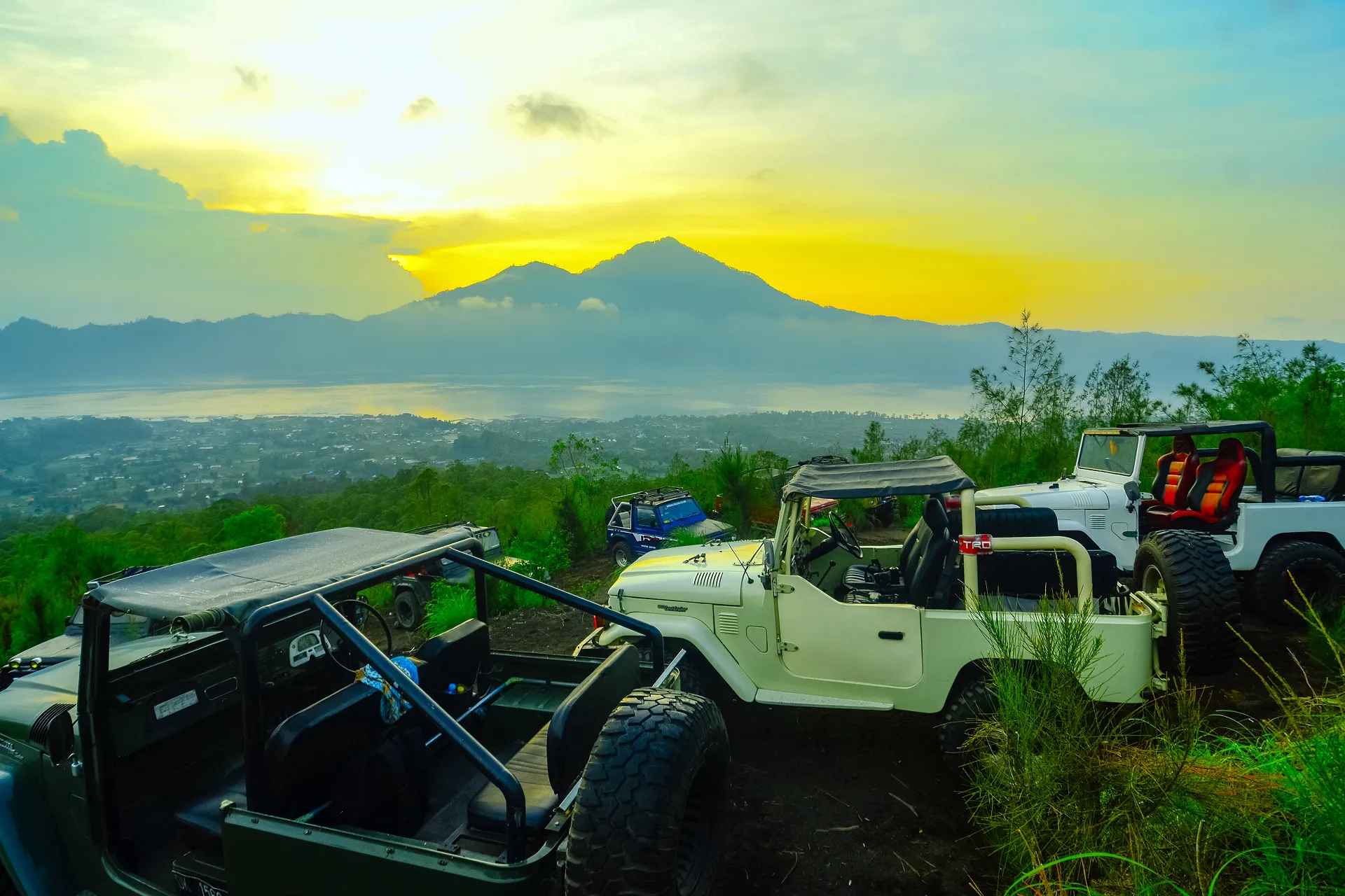 4WD Jeep Caldera Sunrise Experience by Bali Volcano Jeep - HolidaySG