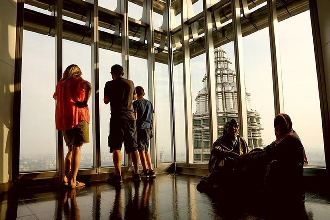 Skip the Line: Petronas Twin Tower Ticket Lunch & Round Trip Hotel Transfer