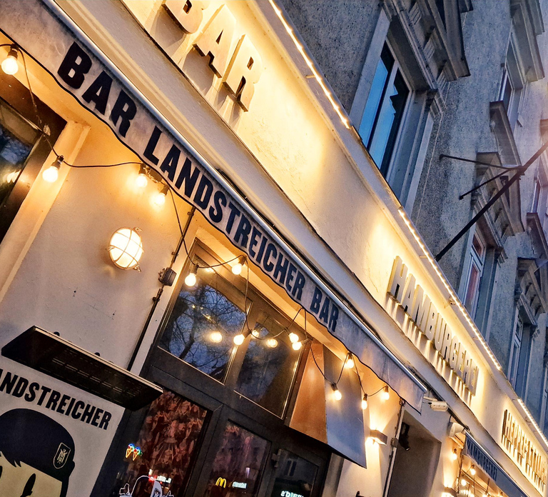 Schwabing: Insider Tour! Neighborhood, Revolt, Secrets in Munich's Iconic District