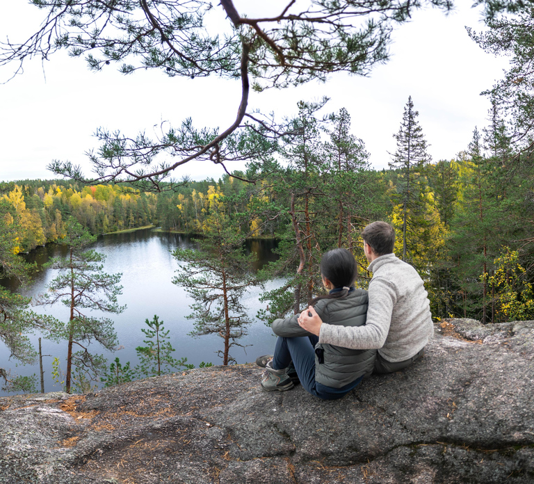 Helsinki: Nuuksio National park hiking with campfire lunch