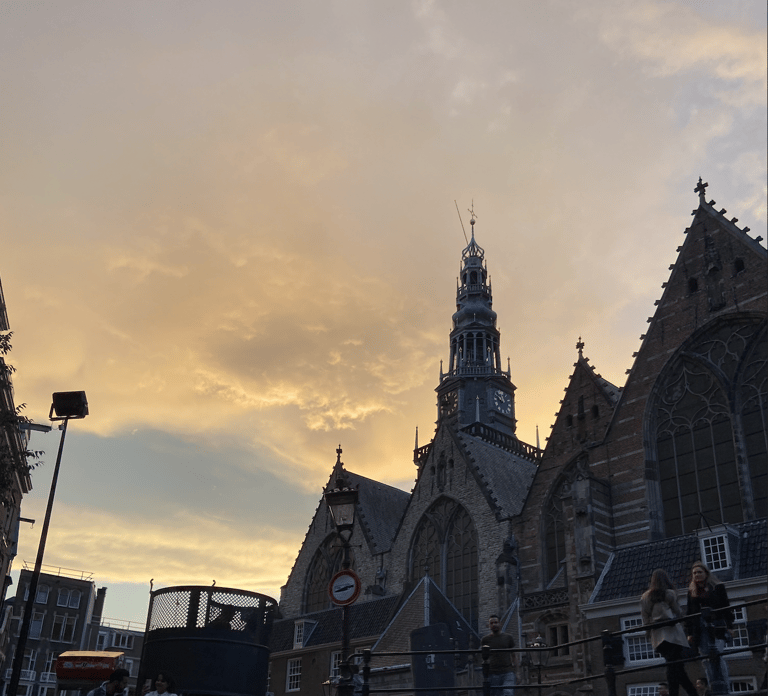 Amsterdam: Dark History and Ghosts Walking Tour
