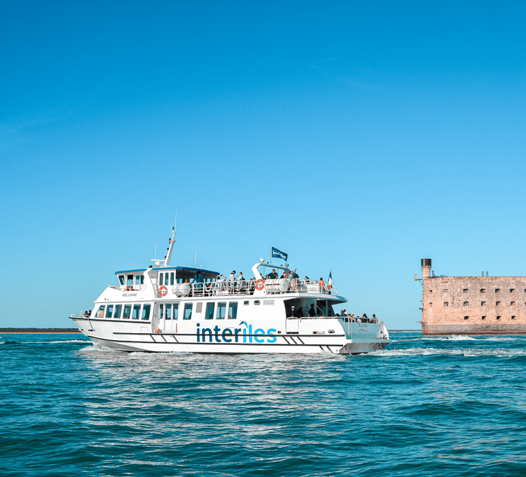 La Rochelle: Fort Boyard Guided Boat Trip
