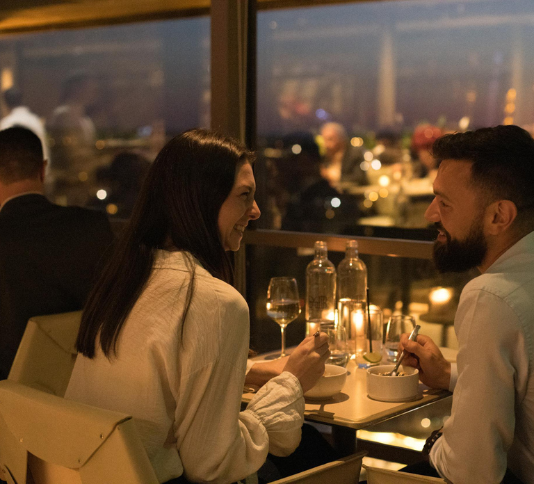 Paris: Romantic Valentine's Day dinner in the Eiffel Tower
