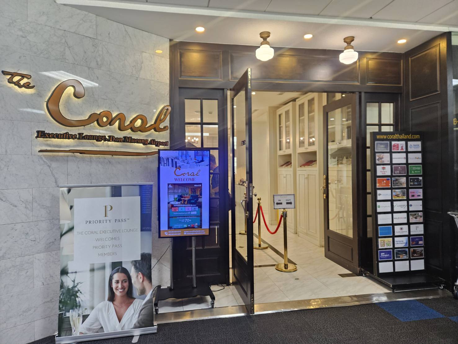 The Coral Lounge at Bangkok Don Mueang International Airport