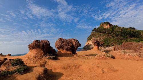 Departing from Taipei: Shifen Old Street / Shifen Waterfall / Yehliu Geopark Day Tours