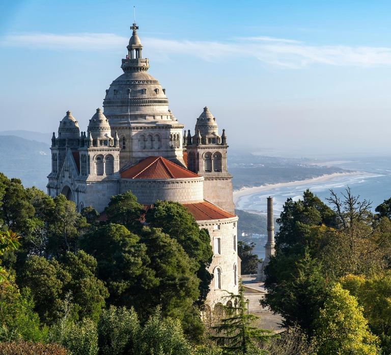 From Porto: Viana do Castelo, Braga and Guimarães Day Tour
