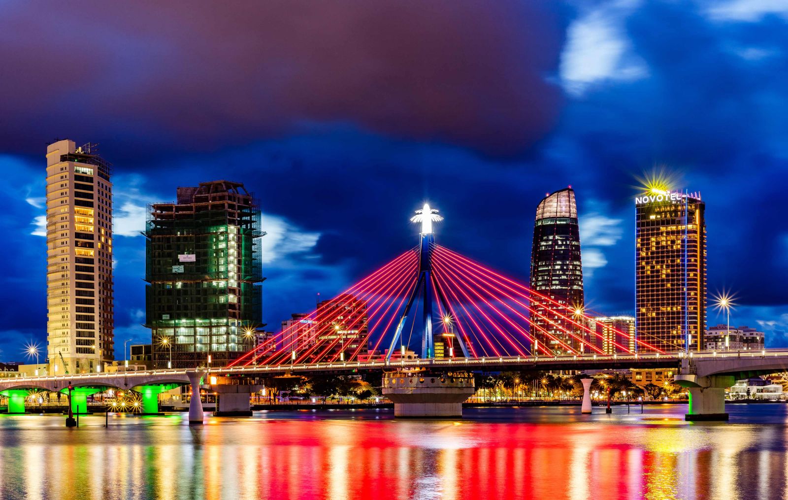 Han River Night Cruises By Dragon Cruise | Da Nang - HolidaySG