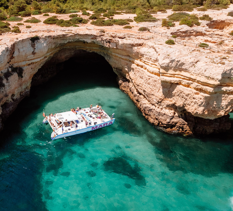 Albufeira: Catamaran Cruise with BBQ & Open Bar on the Beach