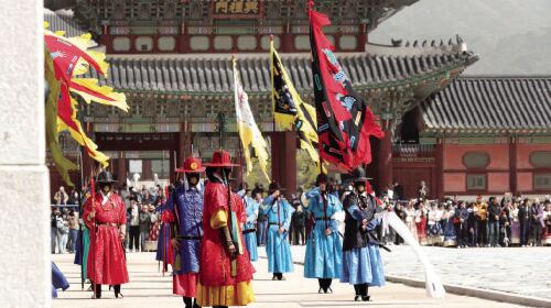 Historic Capital Stroll & Street Food Tour | Gyeongbokgung Palace & Bukchon Hanok Village & Gwangjang Market Day Tours