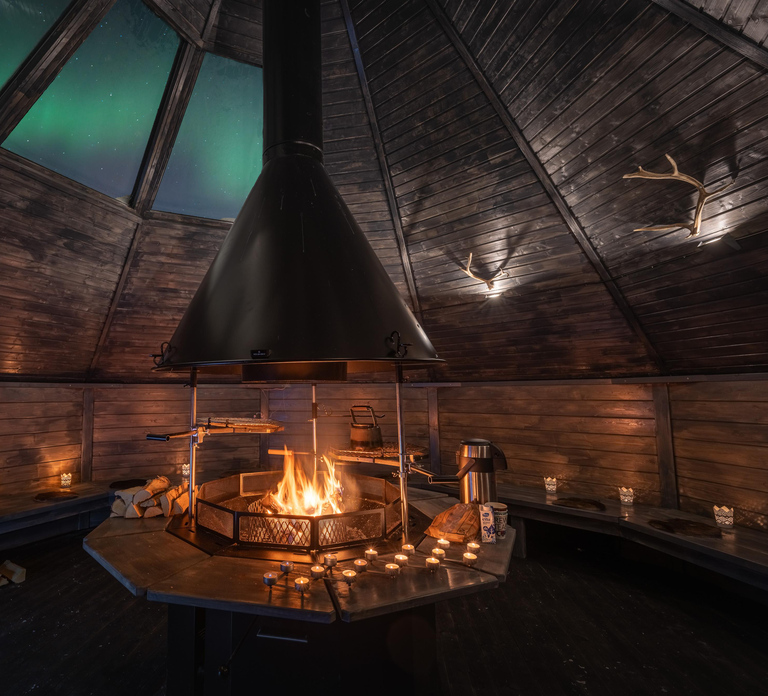 Saariselkä: Reindeer Farm Experience with Snack and Drinks