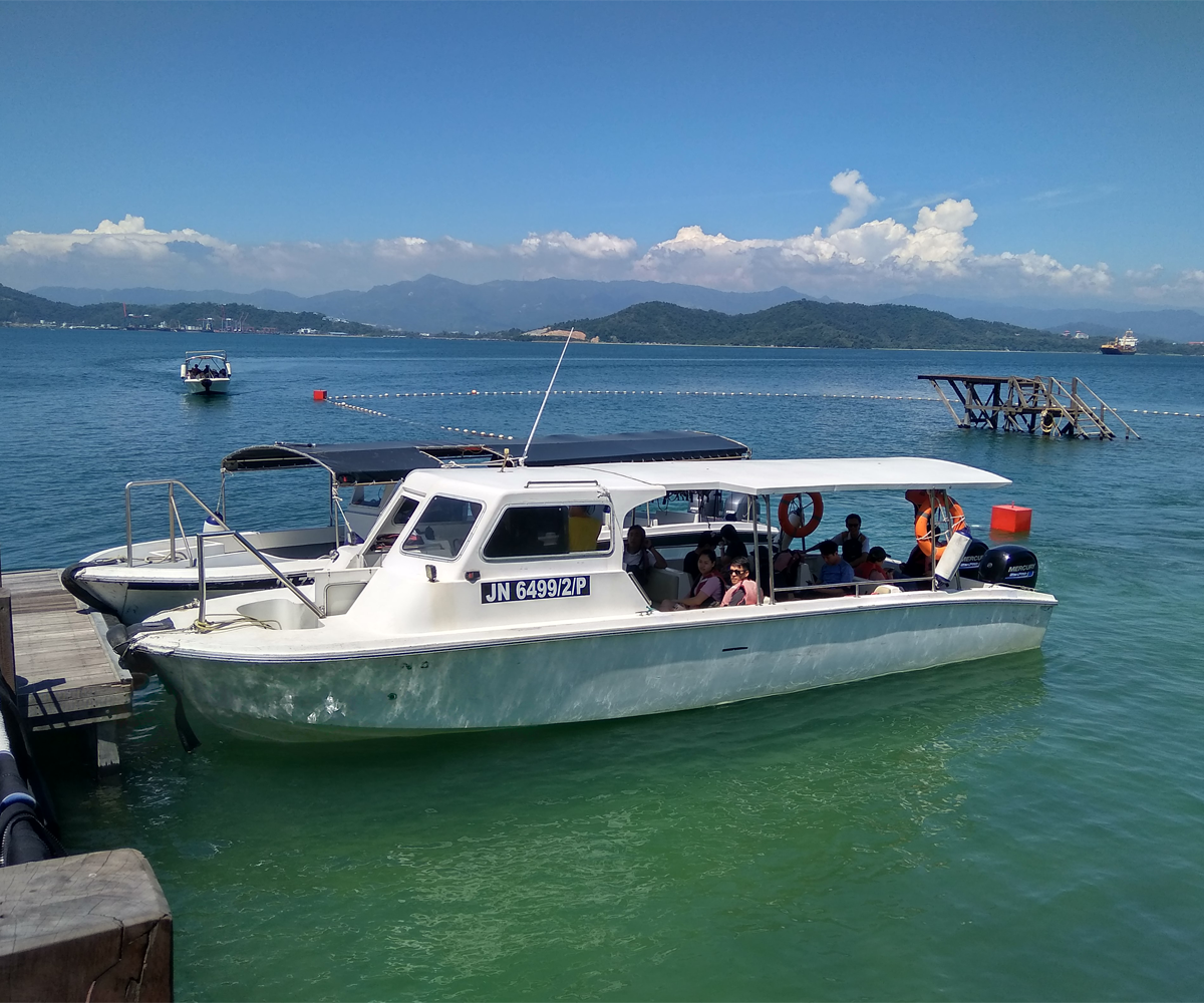 Dreamer Island Day Trip Diving with Lunch & Hotel Transfer - HolidaySG