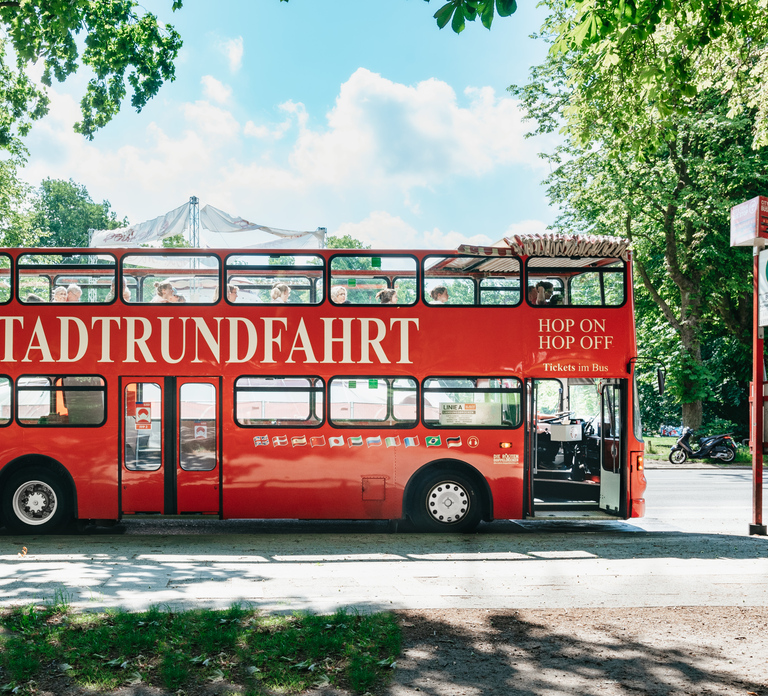 Hamburg: Line A Hop-On Hop-Off Sightseeing Tour
