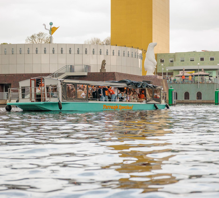 Groningen: 2-hour Booze Cruise with Unlimited Drinks