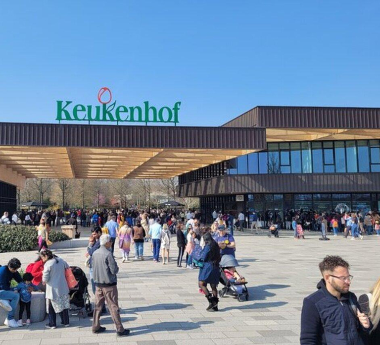 Amsterdam: Keukenhof Tulip Gardens Private Tour