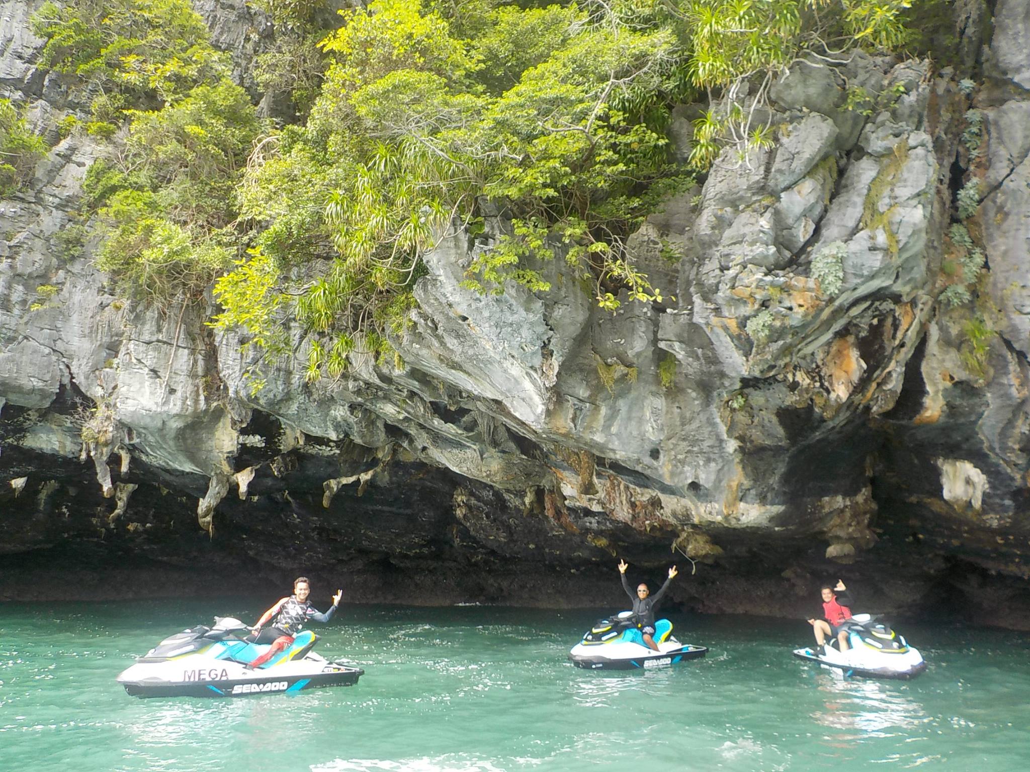 Fun Island Hopping by Jet Ski - HolidaySG