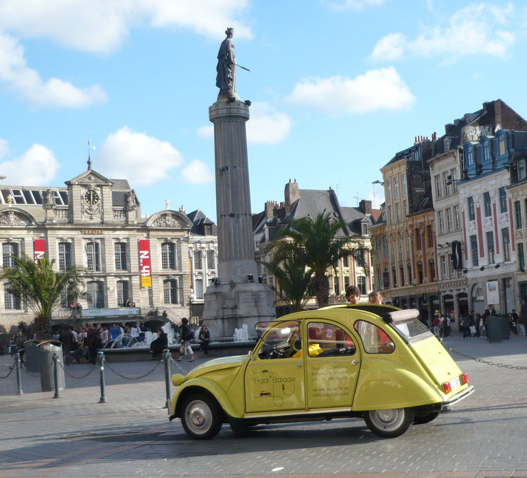 Lille Driving Tour by Convertible Citroen 2CV