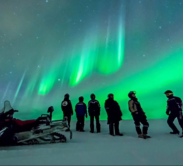 Levi: Northern Lights Snowmobile Safari and Campfire Picnic