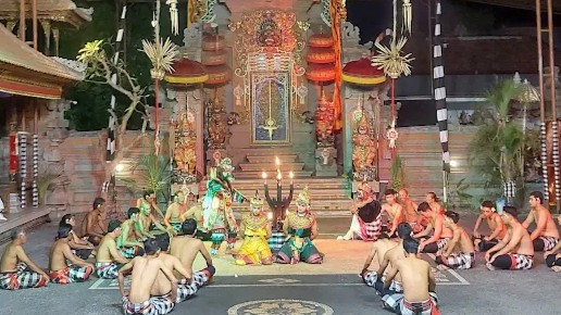 Kecak and fire dance performance at the Seraya Budaya stage in Singapadu near Ubud