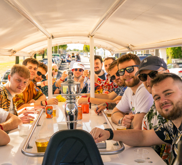 Amsterdam: Dutch Beer Bike Blast Tour with Onboard Bar