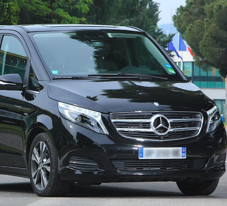 Paris: CDG Airport to Paris City Private Transfer